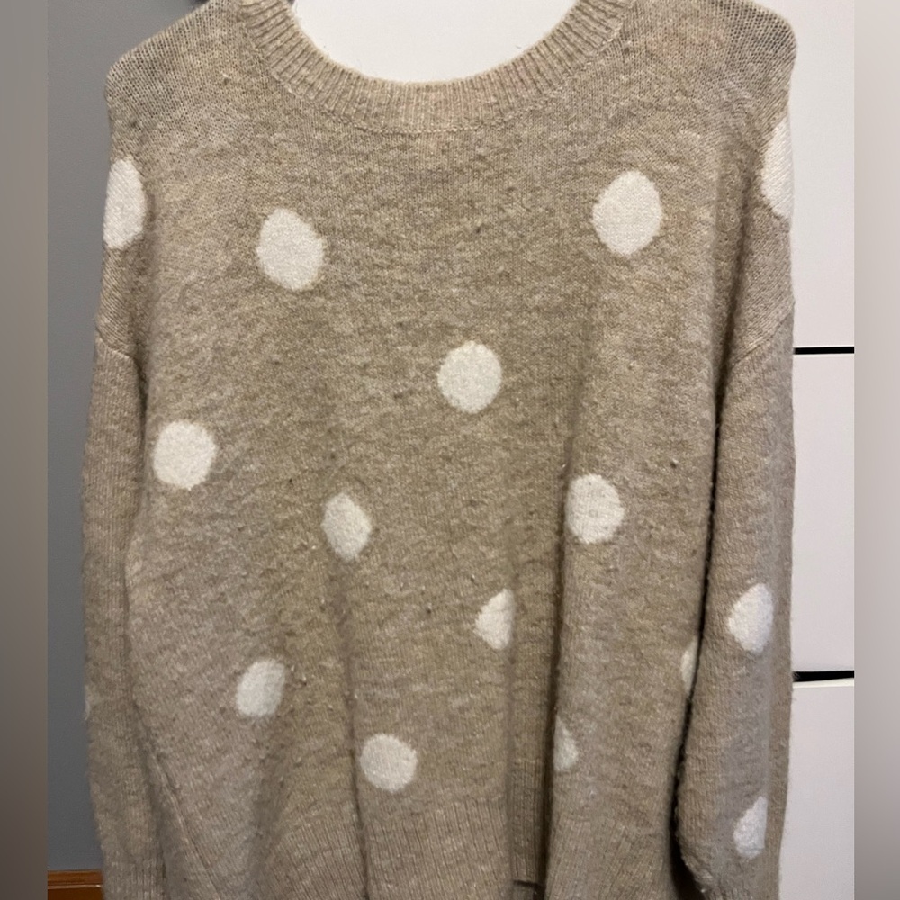 H&M tan sweater